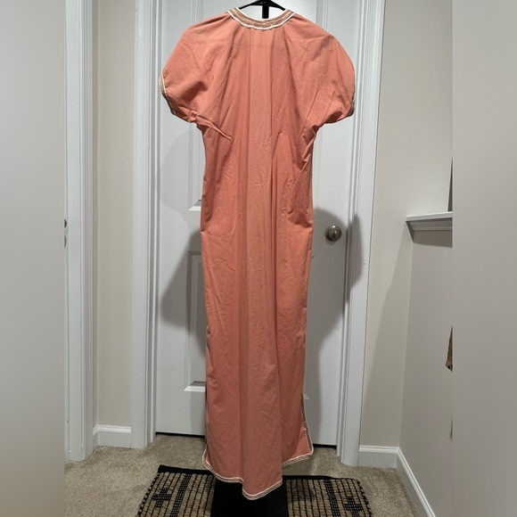 Women’s Moroccan Salmon Caftan / Kaftan with Ivory Embroidered Trim - Picture 3 of 3